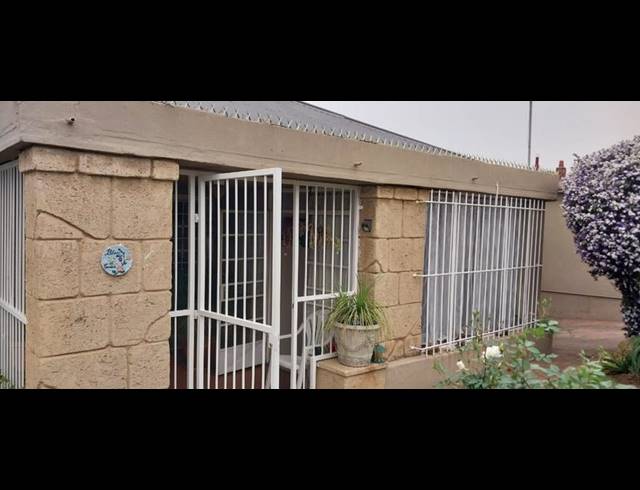 4 BEDROOM HOUSE FOR SALE IN SYMHURST